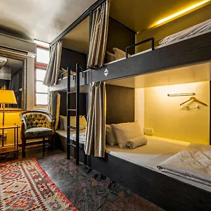 Atelier Hotel a capsule Singapore
